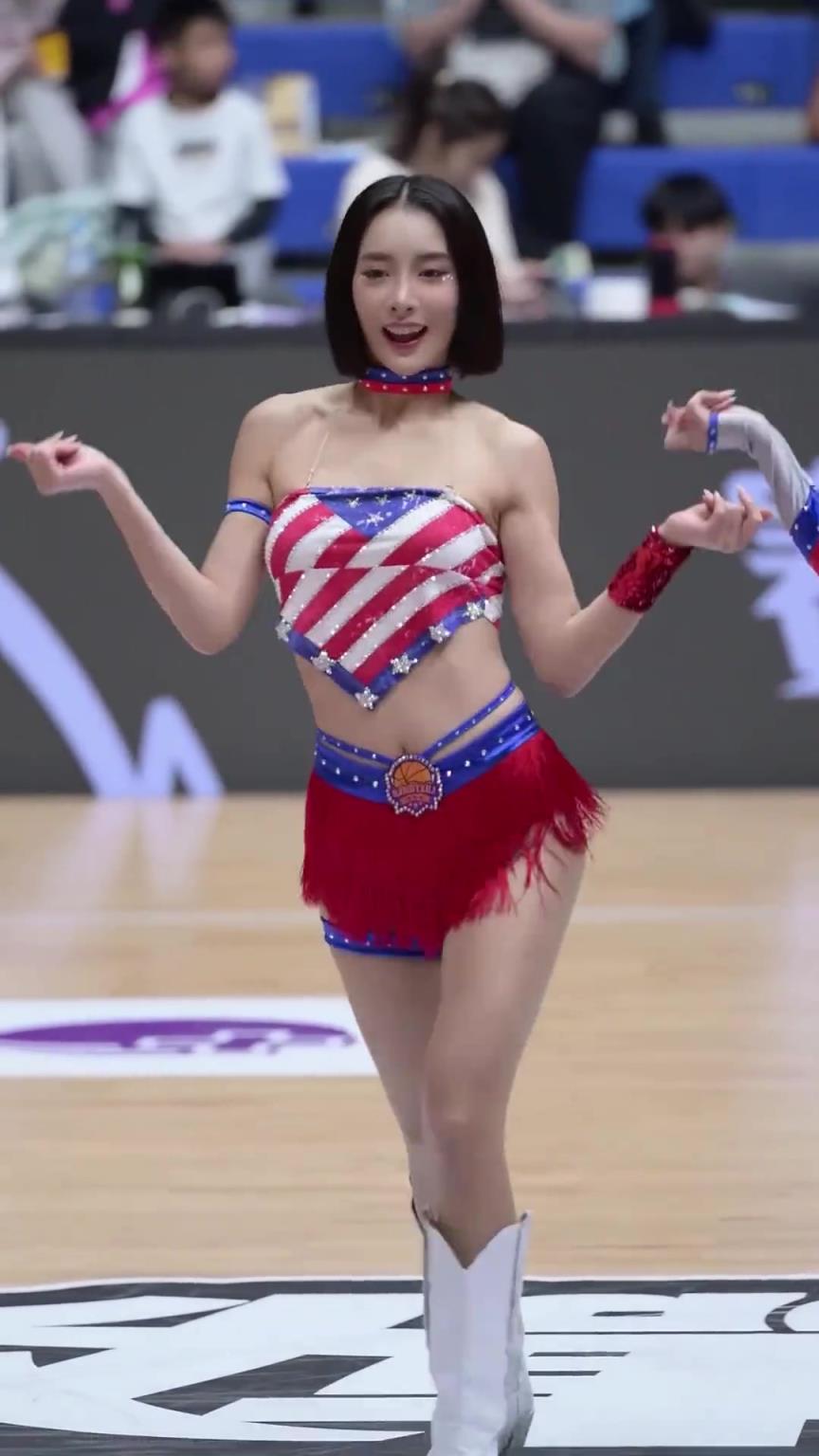 太離譜了 ！幾乎是完美女人！